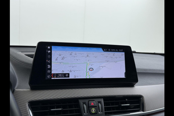BMW X2 xDrive25e M SPORT Business Edition Plus BOMVOL | PHEV| PANO| NAP| STOEL + STUURVERWARMING| COMFORT ACCESS| ELEK. ACHTERKLEP| AFNEEMBARE TREKHAAK| HUD| ACHTERUITRIJCAMERA| APPLE CARPLAY