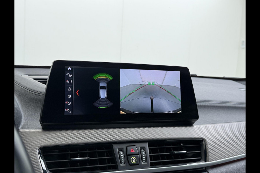 BMW X2 xDrive25e M SPORT Business Edition Plus BOMVOL | PHEV| PANO| NAP| STOEL + STUURVERWARMING| COMFORT ACCESS| ELEK. ACHTERKLEP| AFNEEMBARE TREKHAAK| HUD| ACHTERUITRIJCAMERA| APPLE CARPLAY