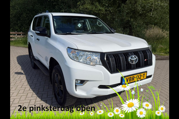 Toyota Land Cruiser 150 2.8 D-4D-F Comfort Window Van