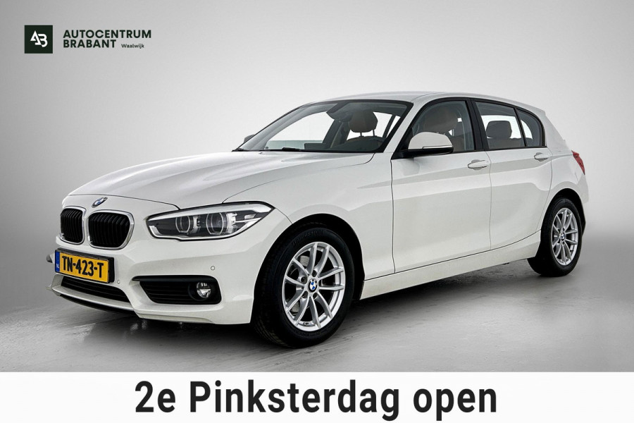 BMW 1-serie 118i High Executive (GROOT-NAVIGATIE, LEDER, STOELVERWARMING, PARKEERSENSOREN, DEALER ONDERHOUDEN)