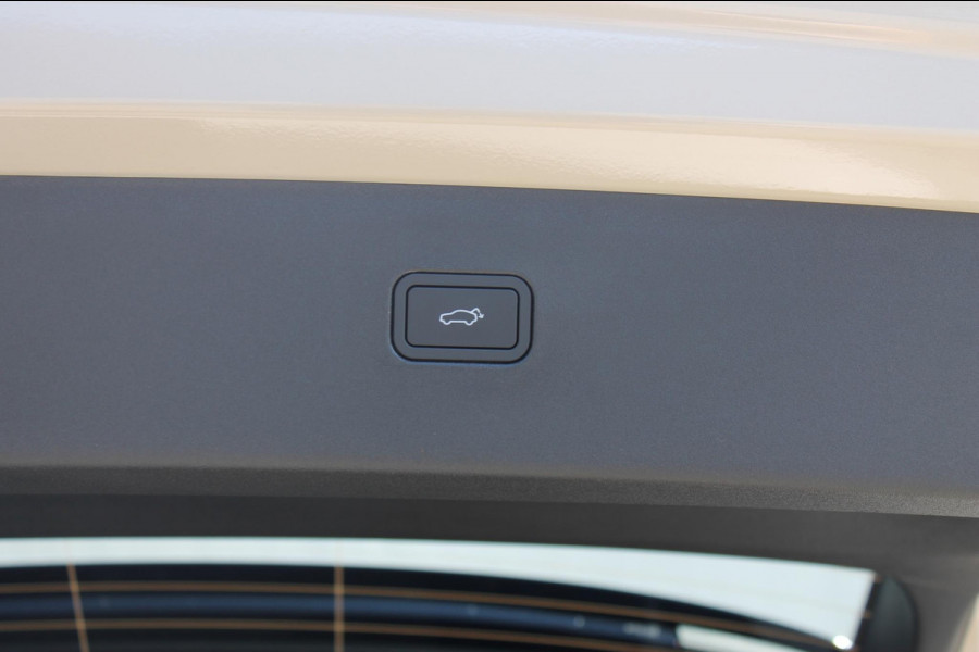 Volvo EX30 272PK Automaat Single Motor Ext. Range Plus Europa Elektrisch verstelbare voorstoelen / Verwarmbare voorstoelen en verwarmbaar stuurwiel / 20" lichtmetalen velgen