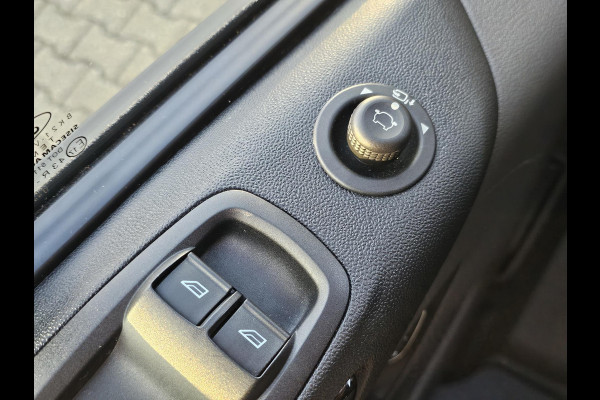 Ford Transit Custom 320 2.0 TDCI L1H1 Sport | 185pk Automaat| Bi-Xenon | Achteruitrijcamera | Stoel + Voorruit verwarming | 3 zits | Verlengde Fabrieksgarantie t/m 02/2027