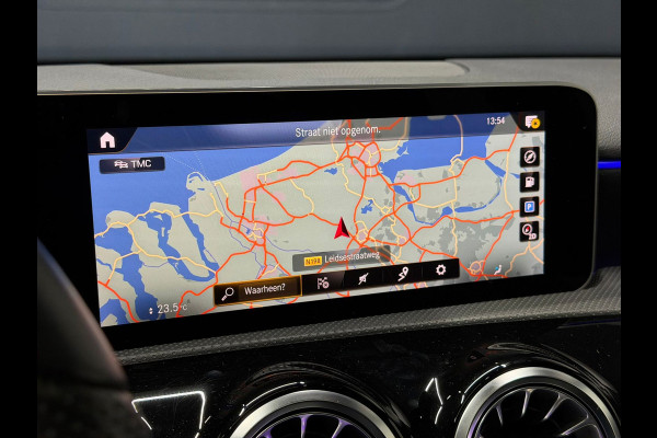 Mercedes-Benz A-Klasse 180 AMG Burmester Pano 360 Camera Multispaak