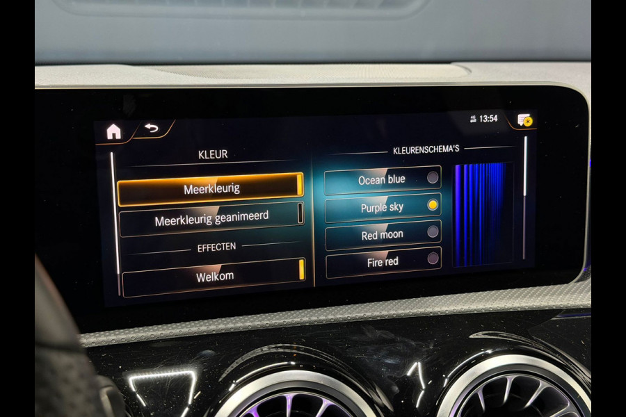 Mercedes-Benz A-Klasse 180 AMG Burmester Pano 360 Camera Multispaak