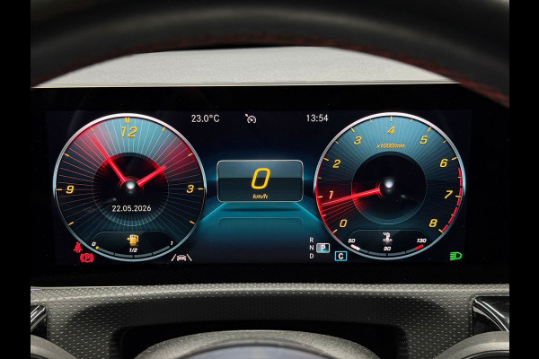 Mercedes-Benz A-Klasse 180 AMG Burmester Pano 360 Camera Multispaak