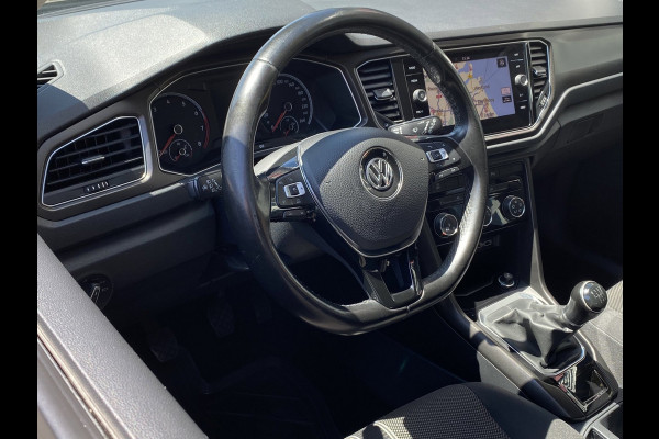 Volkswagen T-Roc 1.0 TSI Style - Navigatie I Airco I Veiligheid pakket I LED I PDC I Sport velgen I Dealer onderhouden