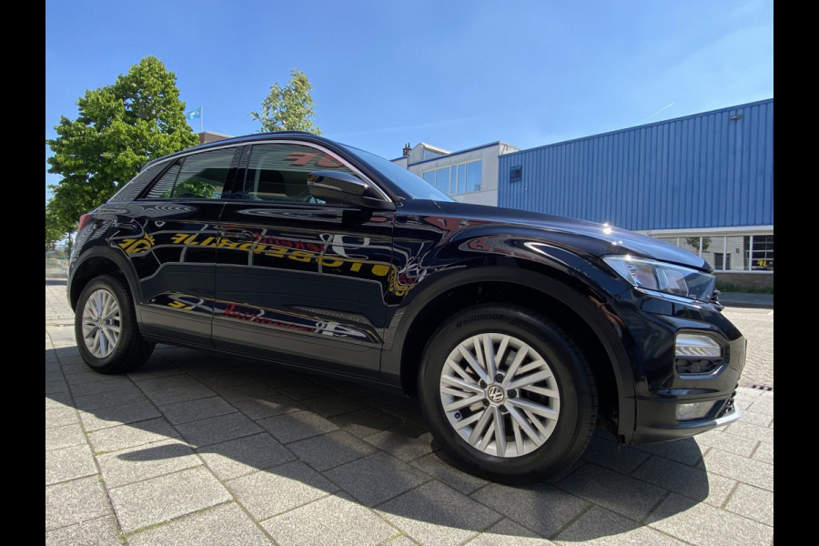 Volkswagen T-Roc 1.0 TSI Style - Navigatie I Airco I Veiligheid pakket I LED I PDC I Sport velgen I Dealer onderhouden