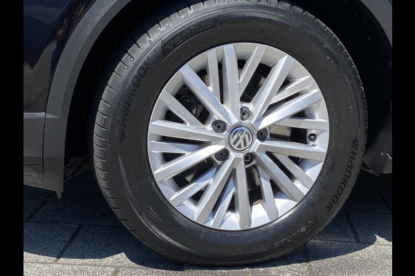 Volkswagen T-Roc 1.0 TSI Style - Navigatie I Airco I Veiligheid pakket I LED I PDC I Sport velgen I Dealer onderhouden
