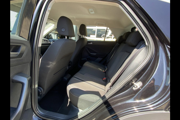 Volkswagen T-Roc 1.0 TSI Style - Navigatie I Airco I Veiligheid pakket I LED I PDC I Sport velgen I Dealer onderhouden