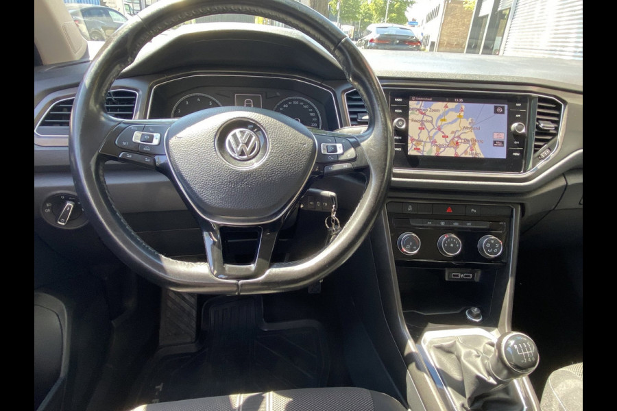 Volkswagen T-Roc 1.0 TSI Style - Navigatie I Airco I Veiligheid pakket I LED I PDC I Sport velgen I Dealer onderhouden