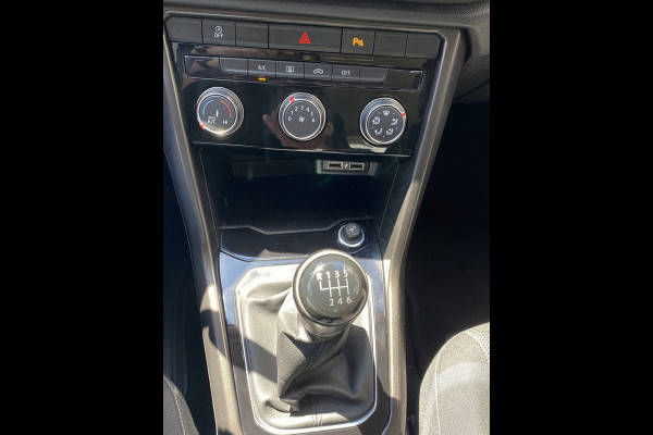 Volkswagen T-Roc 1.0 TSI Style - Navigatie I Airco I Veiligheid pakket I LED I PDC I Sport velgen I Dealer onderhouden