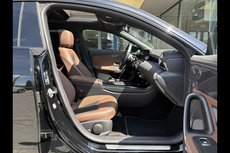 Mercedes-Benz CLA-Klasse Shooting Brake 250 e AMG Line | Panoramadak | Stoelverwarming  | Achteruitrijcamera | Leder | zomer&winter set