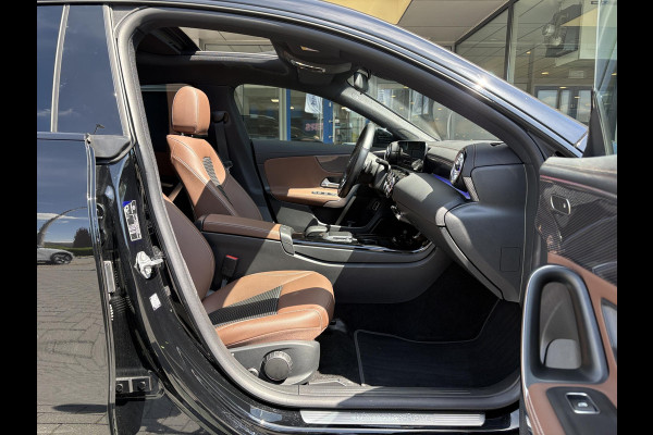 Mercedes-Benz CLA-Klasse Shooting Brake 250 e AMG Line | Panoramadak | Stoelverwarming  | Achteruitrijcamera | Leder | zomer&winter set