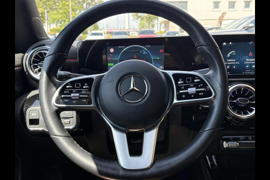 Mercedes-Benz CLA-Klasse Shooting Brake 250 e AMG Line | Panoramadak | Stoelverwarming  | Achteruitrijcamera | Leder | zomer&winter set