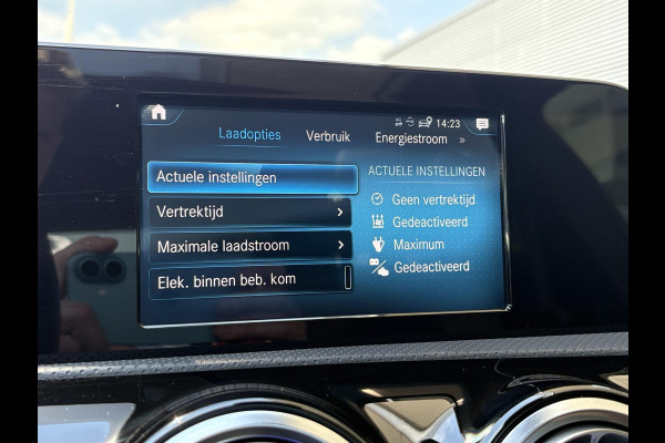 Mercedes-Benz CLA-Klasse Shooting Brake 250 e AMG Line | Panoramadak | Stoelverwarming  | Achteruitrijcamera | Leder | zomer&winter set