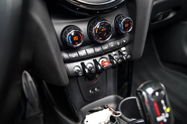 MINI Cabrio 2.0 John Cooper Works Chili | Cabriolet | Luxe Leder / Alcantara | Harman/Kardon | Camera | 231PK | HuD