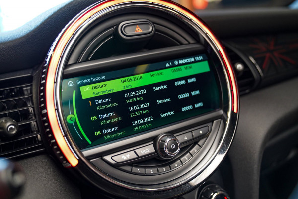 MINI Cabrio 2.0 John Cooper Works Chili | Cabriolet | Luxe Leder / Alcantara | Harman/Kardon | Camera | 231PK | HuD