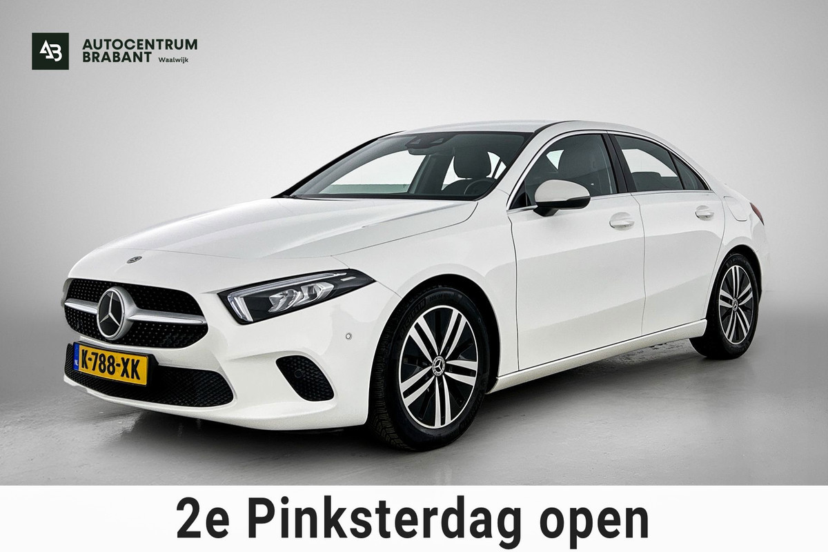 Mercedes-Benz A-Klasse 180 Business Solution Luxury (SFEERVERLICHTING, CAMERA, STOELVERWARMING, 1e EIGENAAR, GOED ONDERHOUDEN)