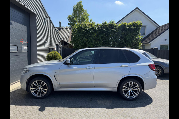 BMW X5 xDrive30d High Executive M-Sport | Panoramadak | Head-Up Display | Camera | Dodehoek Detectie | Elektrische Trekhaak |