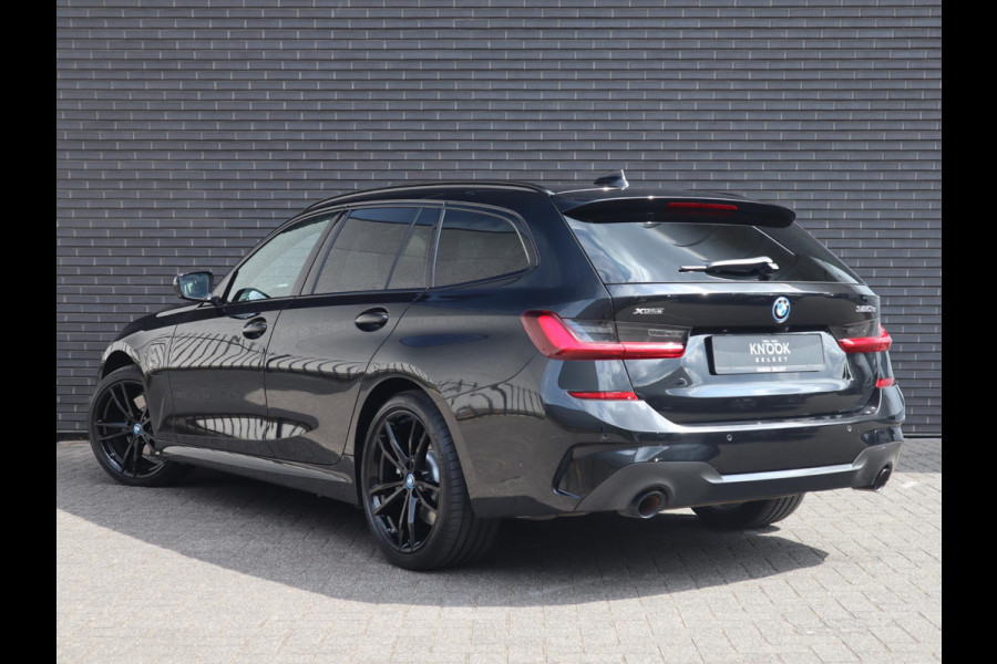BMW 3 Serie Touring 320e xDrive High Executive M Sport Pakket Automaat / Live Cockpit Professional / Adaptief M Onderstel / Panoramadak / Stoelverwarming / Extra Getint Glas / LED / 19 Inch / Hifi / Lichtpakket