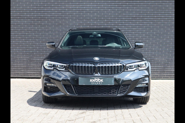 BMW 3 Serie Touring 320e xDrive High Executive M Sport Pakket Automaat / Live Cockpit Professional / Adaptief M Onderstel / Panoramadak / Stoelverwarming / Extra Getint Glas / LED / 19 Inch / Hifi / Lichtpakket