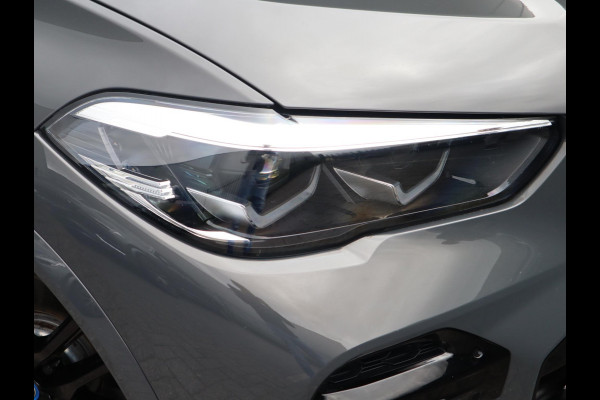 BMW X5 xDrive45e High Executive M Sport Pakket Automaat /  Live Cockpit Professional / Panoramadak / Driving Assistant Professional / Trekhaak / Luchtvering / Comfortstoelen / M Sportremsysteem / 21 Inch / Hifi / Parkeerhulpsysteem Plus