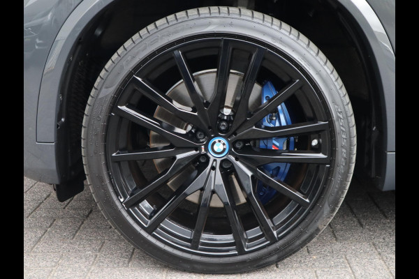 BMW X5 xDrive45e High Executive M Sport Pakket Automaat /  Live Cockpit Professional / Panoramadak / Driving Assistant Professional / Trekhaak / Luchtvering / Comfortstoelen / M Sportremsysteem / 21 Inch / Hifi / Parkeerhulpsysteem Plus
