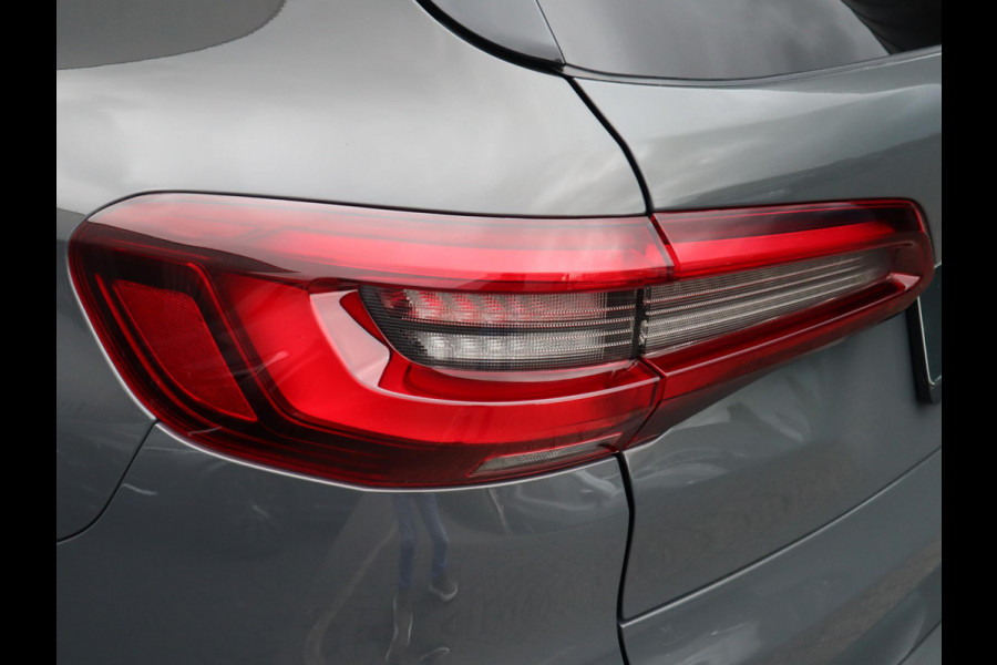 BMW X5 xDrive45e High Executive M Sport Pakket Automaat /  Live Cockpit Professional / Panoramadak / Driving Assistant Professional / Trekhaak / Luchtvering / Comfortstoelen / M Sportremsysteem / 21 Inch / Hifi / Parkeerhulpsysteem Plus