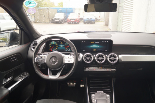 Mercedes-Benz Glb 180 Automaat AMG Business Solution -PANO-ECC-TREKHAAK-