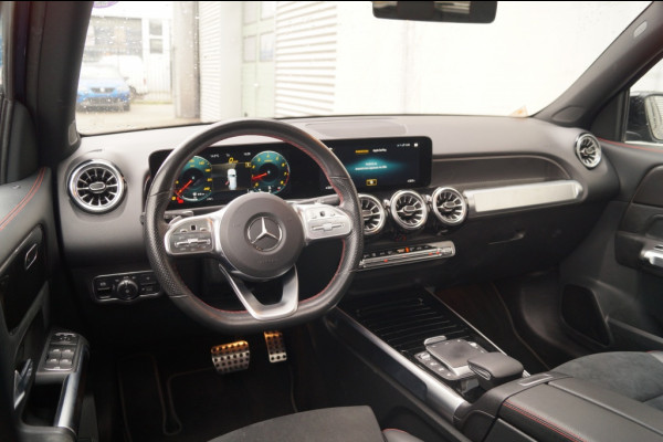 Mercedes-Benz Glb 180 Automaat AMG Business Solution -PANO-ECC-TREKHAAK-