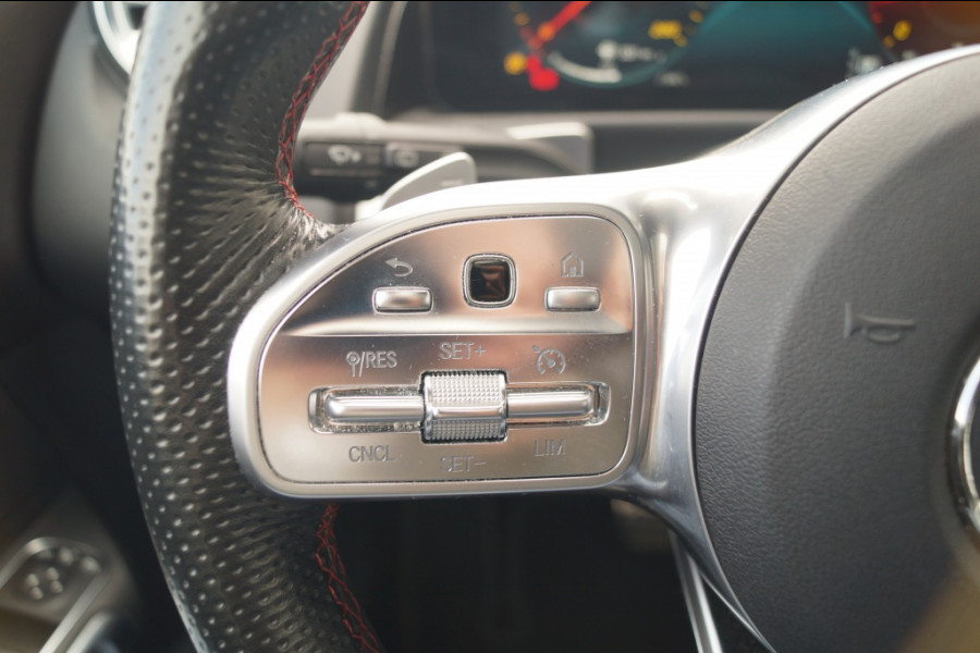 Mercedes-Benz Glb 180 Automaat AMG Business Solution -PANO-ECC-TREKHAAK-