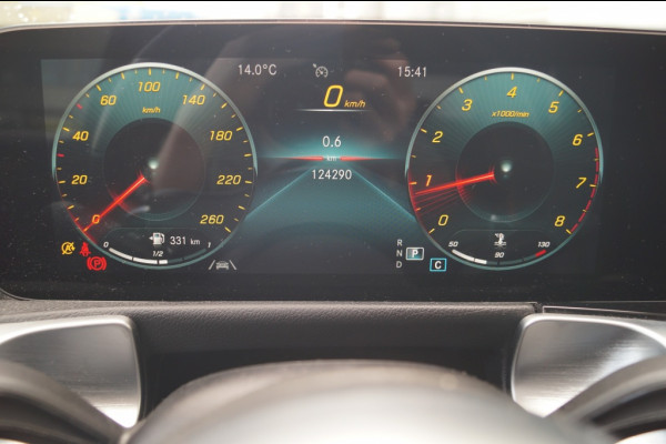 Mercedes-Benz Glb 180 Automaat AMG Business Solution -PANO-ECC-TREKHAAK-