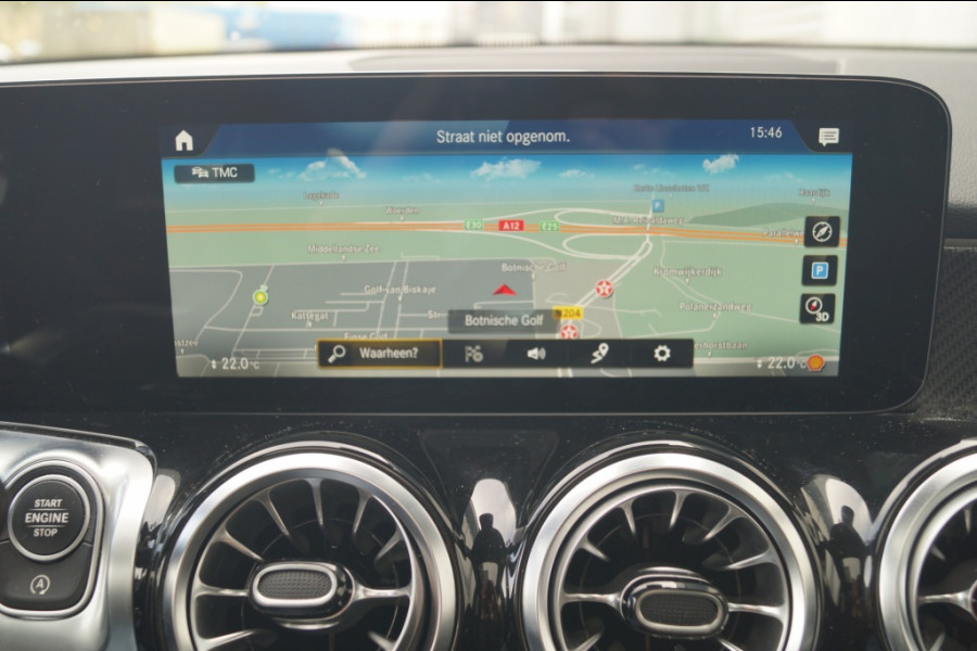 Mercedes-Benz Glb 180 Automaat AMG Business Solution -PANO-ECC-TREKHAAK-