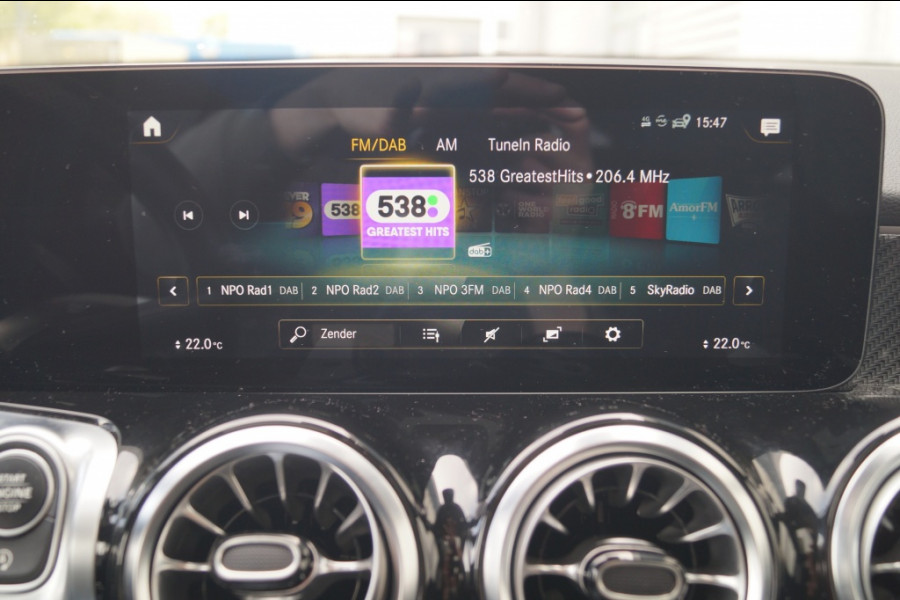 Mercedes-Benz Glb 180 Automaat AMG Business Solution -PANO-ECC-TREKHAAK-