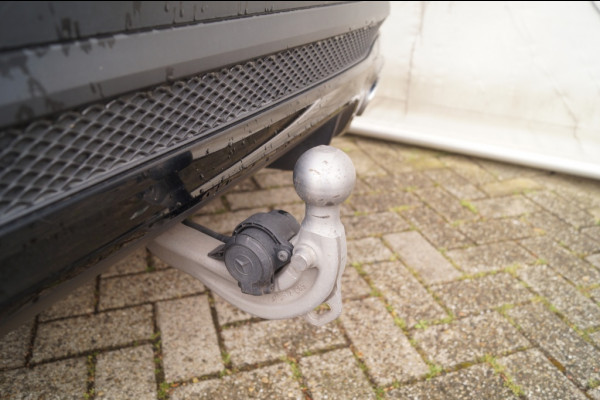 Mercedes-Benz Glb 180 Automaat AMG Business Solution -PANO-ECC-TREKHAAK-