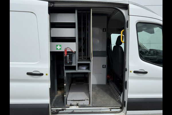 Ford Transit 2.0 TDCI 130PK L2H2 Airco Cruise Control Parkeersensoren Stoelverwarming Zwaailampen Kastwand Inbouw