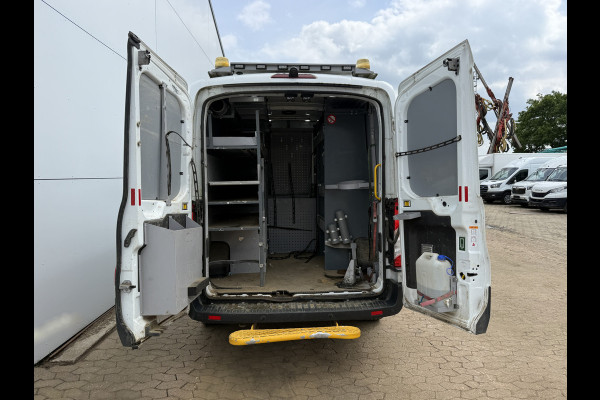 Ford Transit 2.0 TDCI 130PK L2H2 Airco Cruise Control Parkeersensoren Stoelverwarming Zwaailampen Kastwand Inbouw