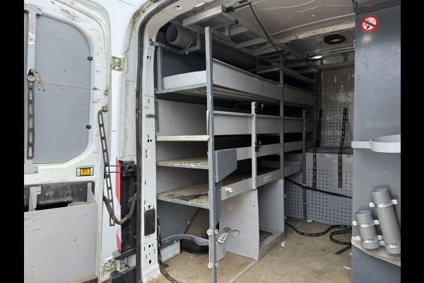 Ford Transit 2.0 TDCI 130PK L2H2 Airco Cruise Control Parkeersensoren Stoelverwarming Zwaailampen Kastwand Inbouw
