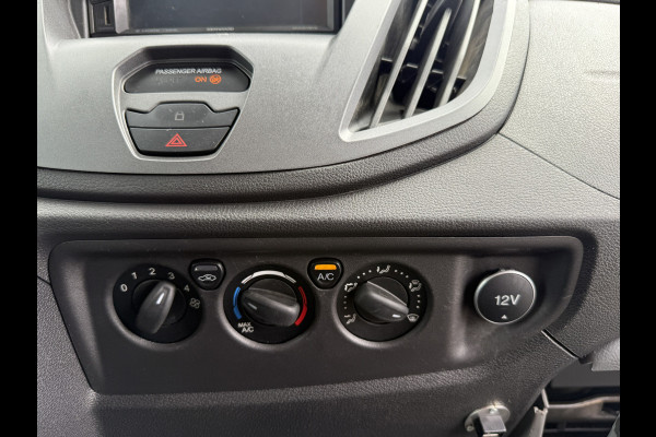 Ford Transit 2.0 TDCI 130PK L2H2 Airco Cruise Control Parkeersensoren Stoelverwarming Zwaailampen Kastwand Inbouw