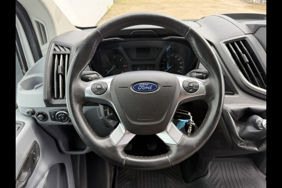 Ford Transit 2.0 TDCI 130PK L2H2 Airco Cruise Control Parkeersensoren Stoelverwarming Zwaailampen Kastwand Inbouw