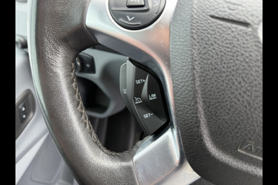 Ford Transit 2.0 TDCI 130PK L2H2 Airco Cruise Control Parkeersensoren Stoelverwarming Zwaailampen Kastwand Inbouw