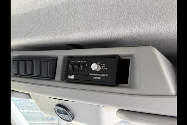 Ford Transit 2.0 TDCI 130PK L2H2 Airco Cruise Control Parkeersensoren Stoelverwarming Zwaailampen Kastwand Inbouw