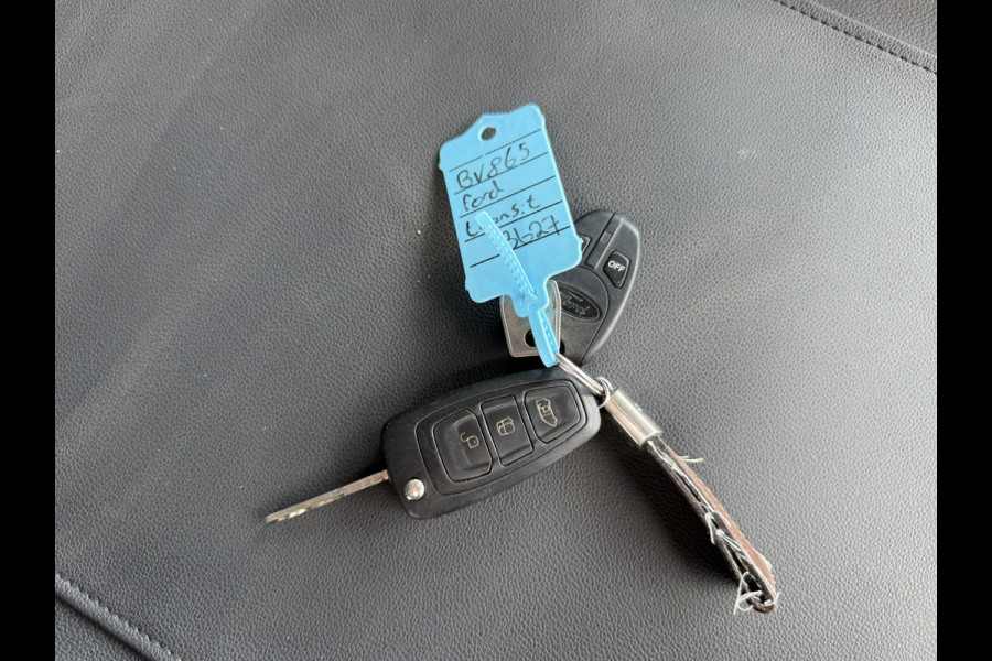 Ford Transit 2.0 TDCI 130PK L2H2 Airco Cruise Control Parkeersensoren Stoelverwarming Zwaailampen Kastwand Inbouw