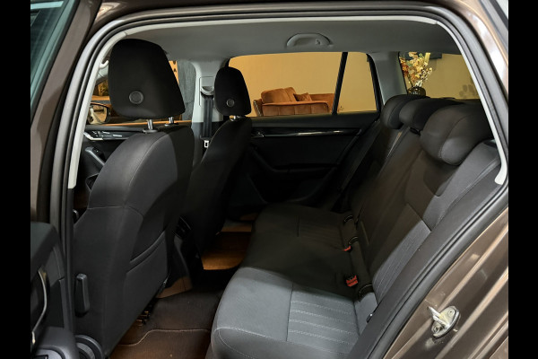 Škoda Octavia Combi 1.5 TSI Sport Business | 2020 | Automaat | Unieke bruine kleur | CarPlay | Stoelverwarming | Rijklaar