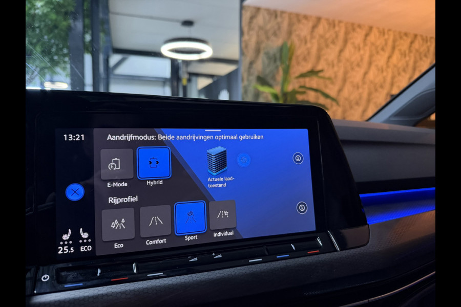 Volkswagen Golf 8 GTE | 2021 | 245pk | Plug-in Hybrid | Pano | IQ.Light | IQ.Drive | Head-up | Elektrische Trekhaak | Rijklaar