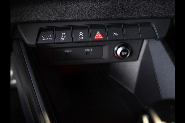 Audi A1 Sportback 40 TFSI 2x S-Line Edition / 207pk / Sonos / Keyless / Dodehoek herkenning /