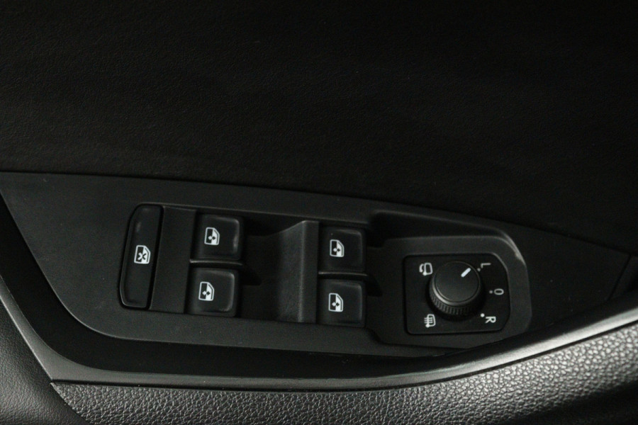 Škoda Kodiaq 1.5 TSI Limited Business Edition (PANORAMADAK, STOELVERWARMING, CRUISE ADAPTIEF, CANTON AUDIO, CARPLAY)