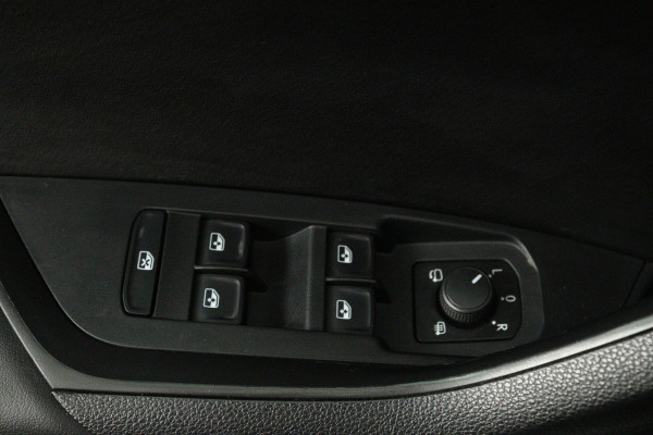 Škoda Kodiaq 1.5 TSI Limited Business Edition (PANORAMADAK, STOELVERWARMING, CRUISE ADAPTIEF, CANTON AUDIO, CARPLAY)