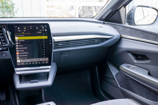 Renault Mégane E-Tech EV40 Boost Charge Techno|Prijs rijklaar incl. 12 mnd garantie|Stoel/Stuurverwarming Carplay Trekhaak DAB PDC