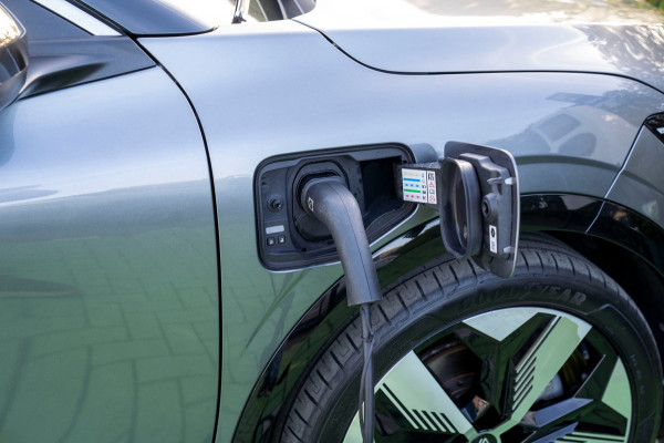 Renault Mégane E-Tech EV40 Boost Charge Techno|Prijs rijklaar incl. 12 mnd garantie|Stoel/Stuurverwarming Carplay Trekhaak DAB PDC
